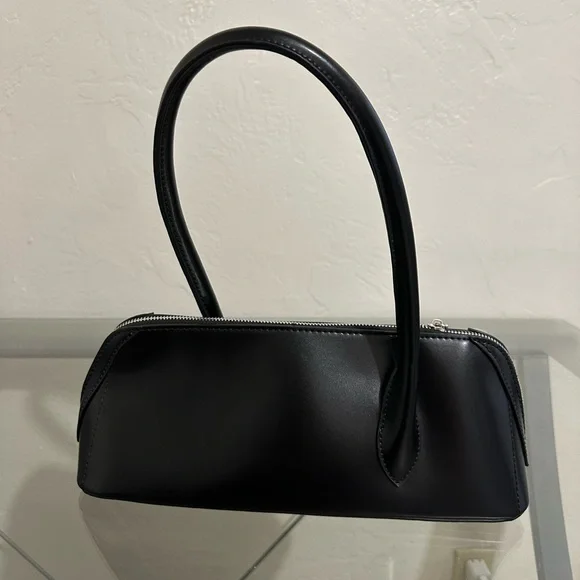 Black Shoulder Bag - Picture 2 of 4